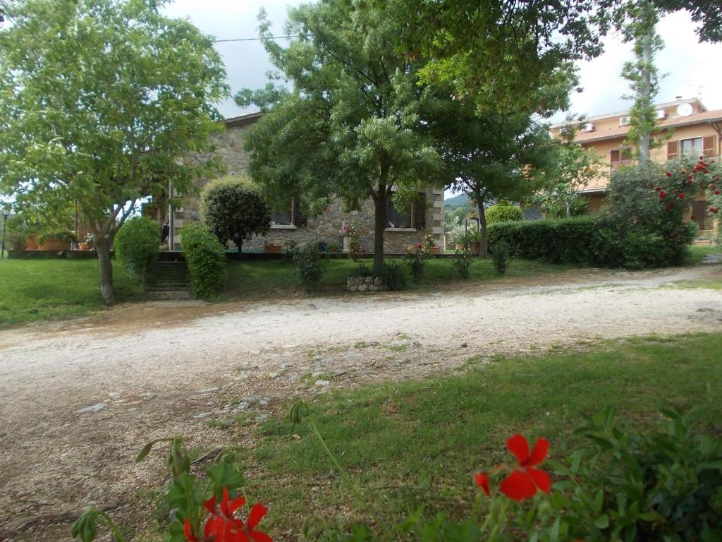 Agriturismo La Valle Degli Ulivi Semproniano Exteriér fotografie